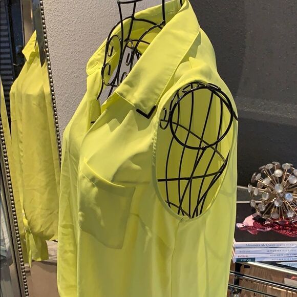 Forever 21 Neon yellow tie sleeveless blouse size S - Picture 4 of 5
